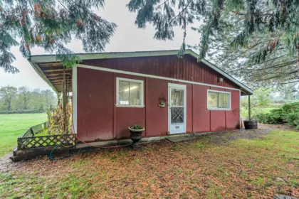 Hot Tub / Spa Photo of 9385 173a Street, Surrey, BC