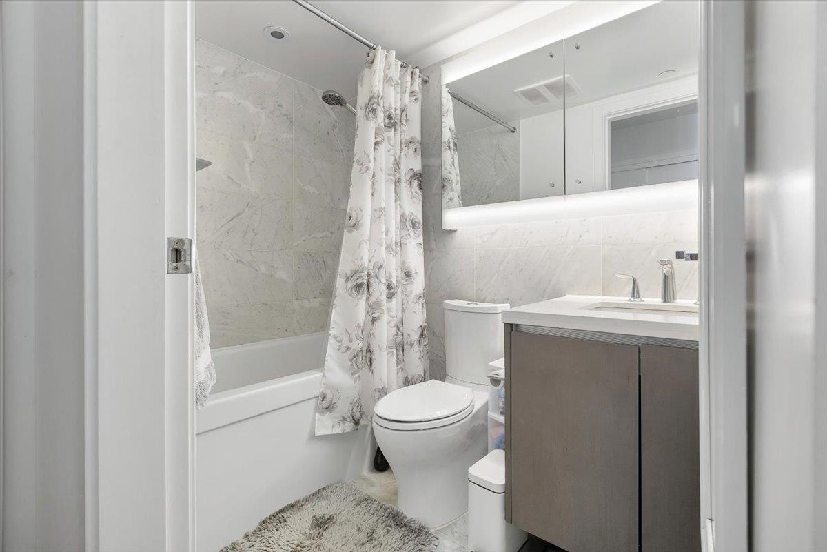 Dining Area Photo of 1015 13696 100 Avenue, Surrey, BC