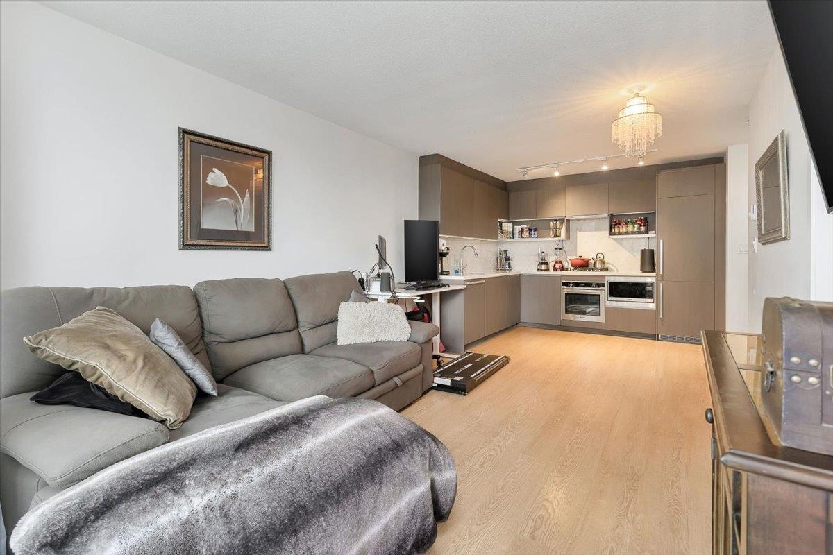 Living Room Photo of 1015 13696 100 Avenue, Surrey, BC