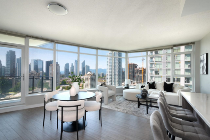 2104 4900 Lennox Lane, Burnaby, BC, Burnaby — Apartment/Condo for sale