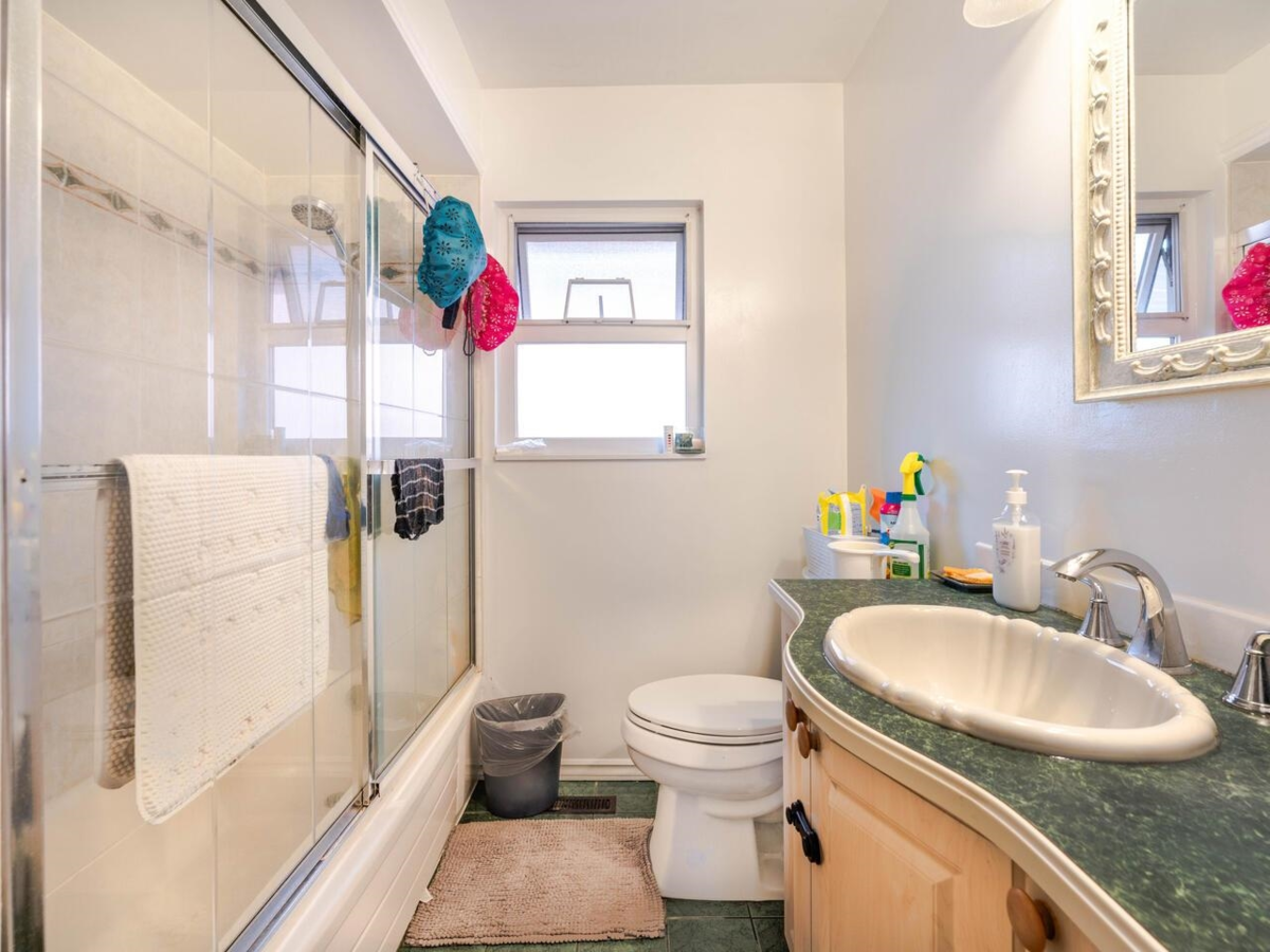 Walk-In Closet Photo of 2216 E 41st Avenue, Vancouver, BC