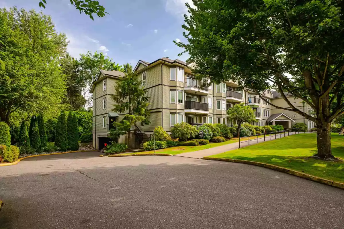 Front Yard Photo of 302 20881 56 Avenue, Langley, BC