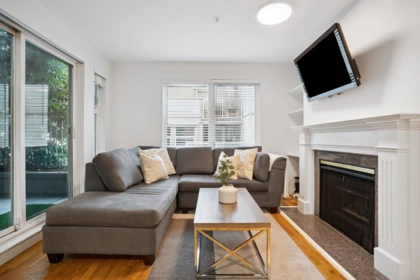 104 725 W 7 Avenue, Vancouver, BC, Vancouver — Apartment/Condo for sale