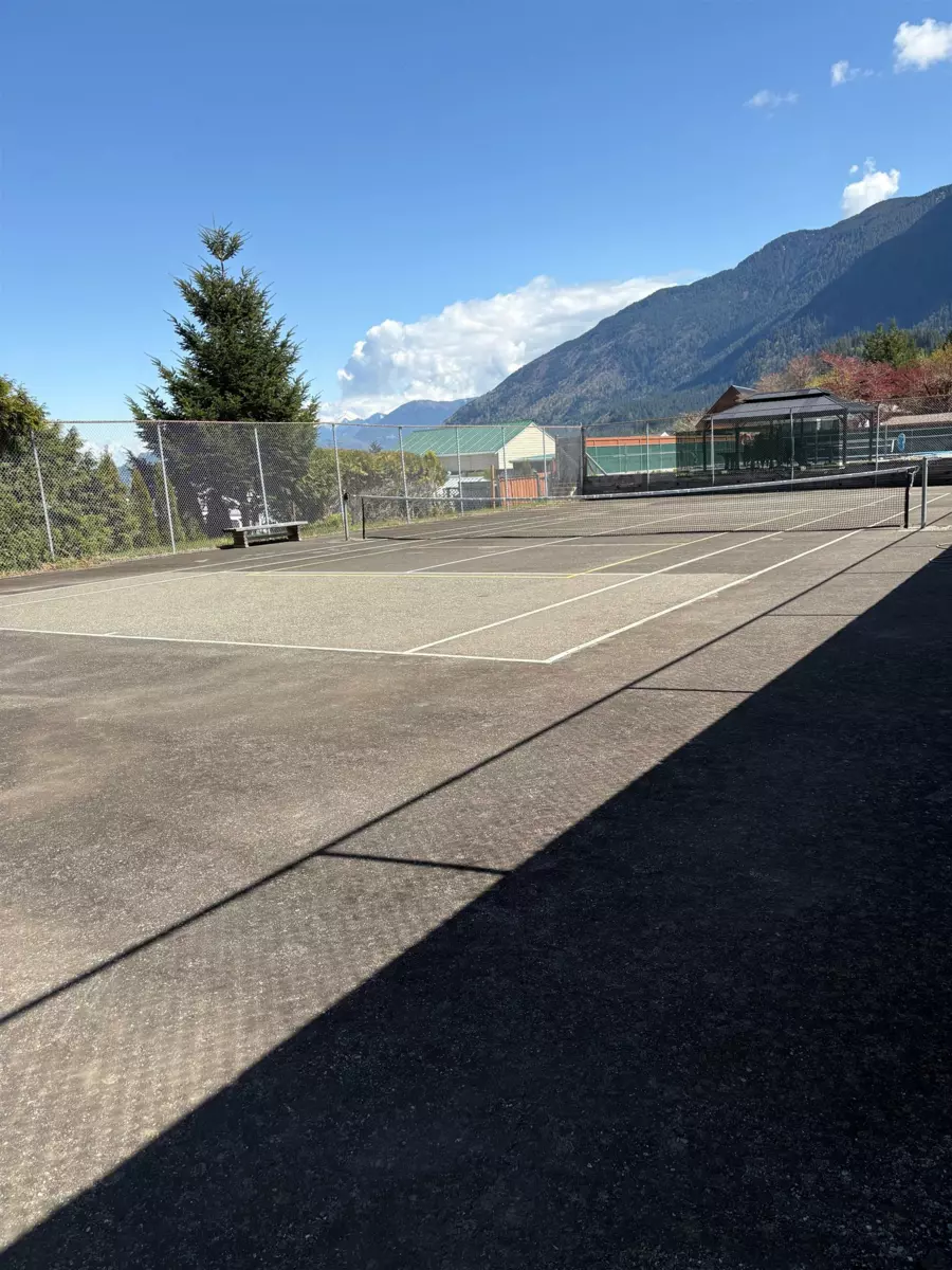 Breakfast Nook Photo of 58 1436 Frost Road, Cultus Lake, BC