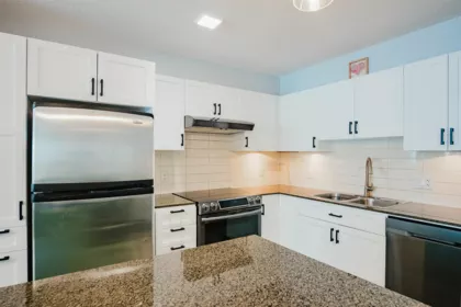 205 19677 Meadow Gardens Way, Pitt Meadows, BC, Pitt Meadows — Apartment/Condo for sale
