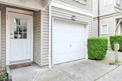 97 8775 161 Street, Surrey, BC, Surrey — Townhouse for sale
