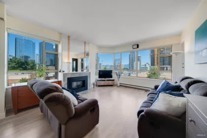 600 4830 Bennett Street, Burnaby, BC, Burnaby — Apartment/Condo for sale