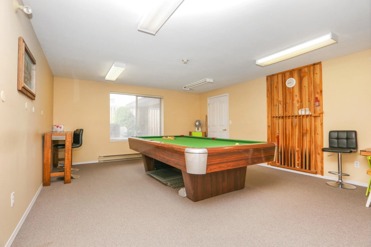 Entry Foyer Photo of 208 45660 Knight Road, Chilliwack, BC