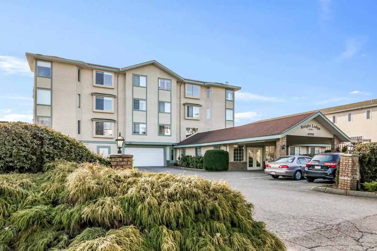 Exterior Front Photo of 208 45660 Knight Road, Chilliwack, BC