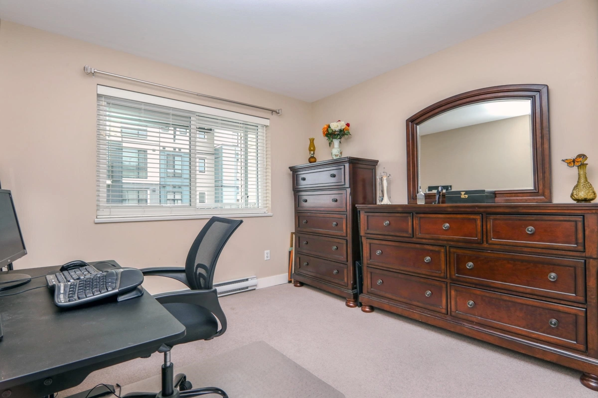 Guest Bathroom Photo of 208 45660 Knight Road, Chilliwack, BC