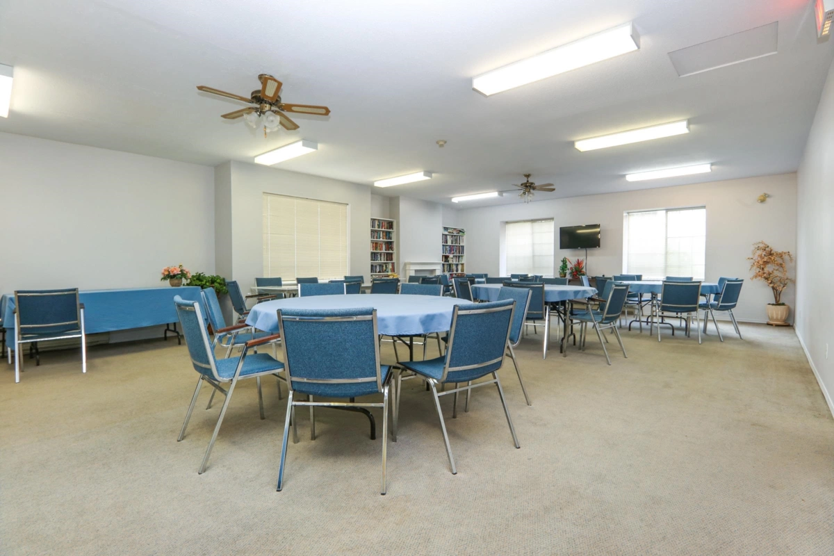 Hallway Photo of 208 45660 Knight Road, Chilliwack, BC