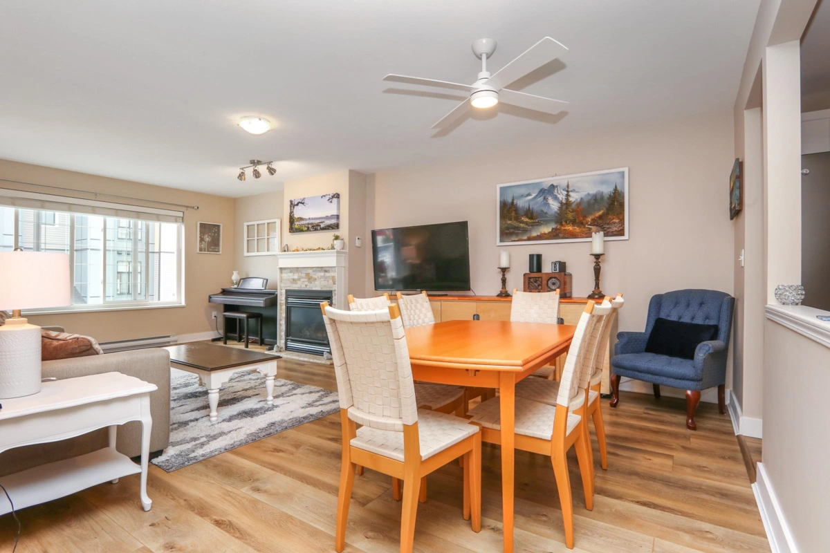 Kitchen Island Photo of 208 45660 Knight Road, Chilliwack, BC
