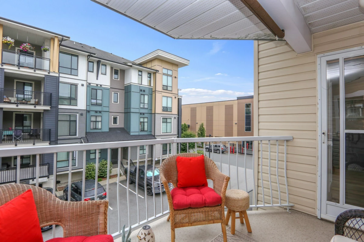 Laundry Room Photo of 208 45660 Knight Road, Chilliwack, BC