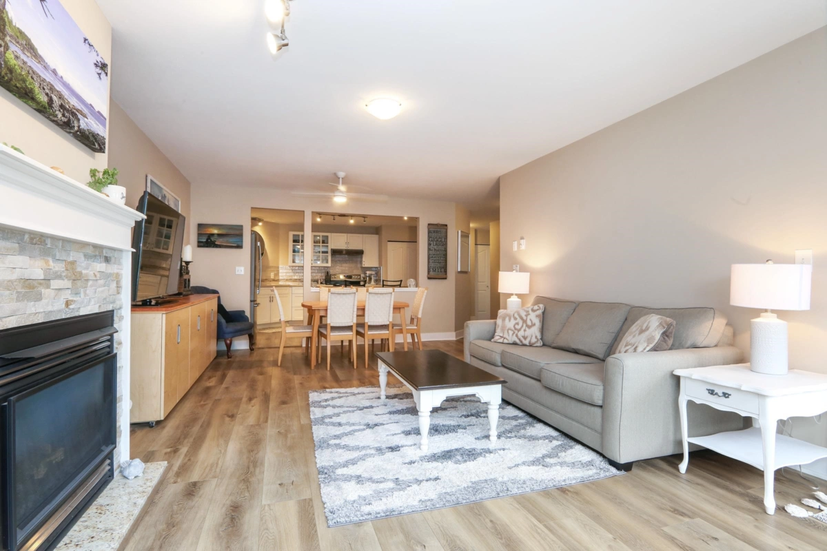 Primary Bedroom Photo of 208 45660 Knight Road, Chilliwack, BC