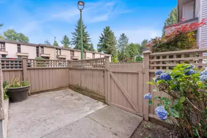Kitchen Photo of 76 13756 Central Avenue, Surrey, BC