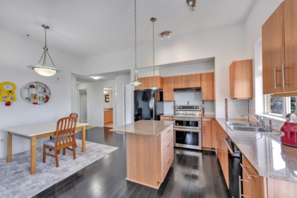 402 12020 207a Street, Maple Ridge, BC, Maple Ridge — Apartment/Condo for sale