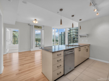 1905 1211 Melville Street, Vancouver, BC, Vancouver — Apartment/Condo for sale