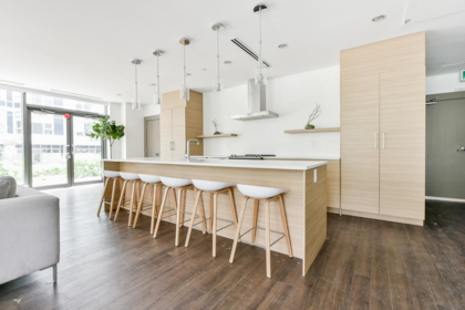 1011 3557 Sawmill Crescent, Vancouver, BC, Vancouver — Apartment/Condo for sale