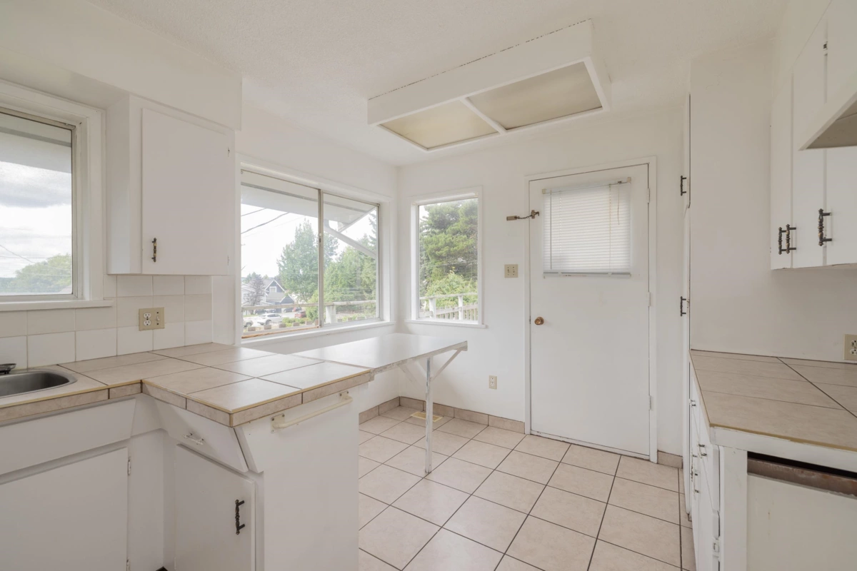 Basement Recreation Room Photo of 19983 68 Avenue, Langley, BC