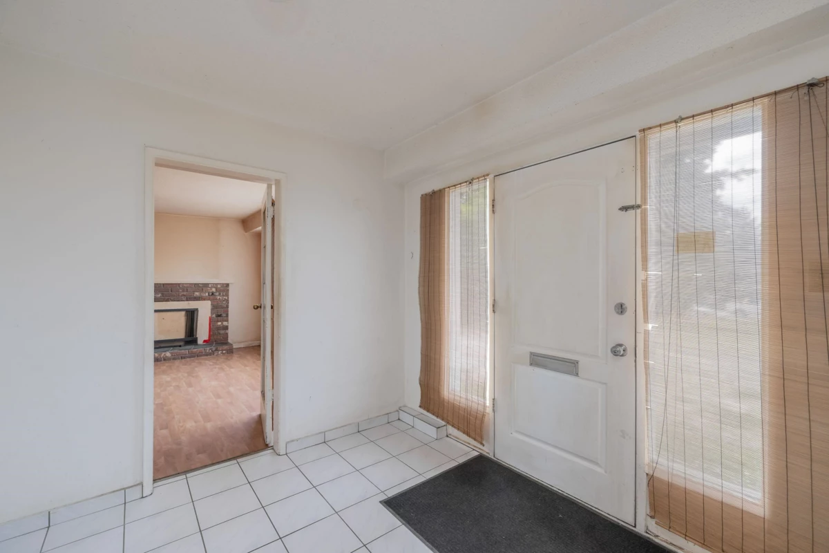 Garage Interior Photo of 19983 68 Avenue, Langley, BC