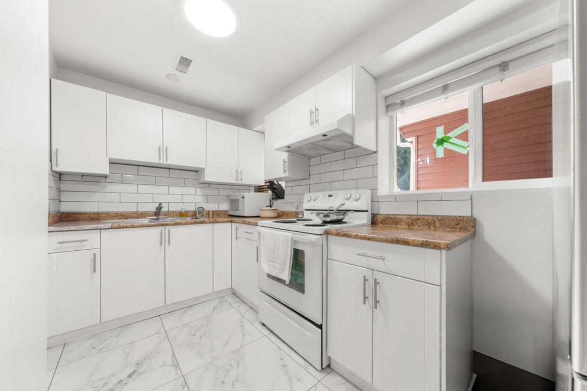 Basement Recreation Room Photo of 11780 85a Avenue, Delta, BC