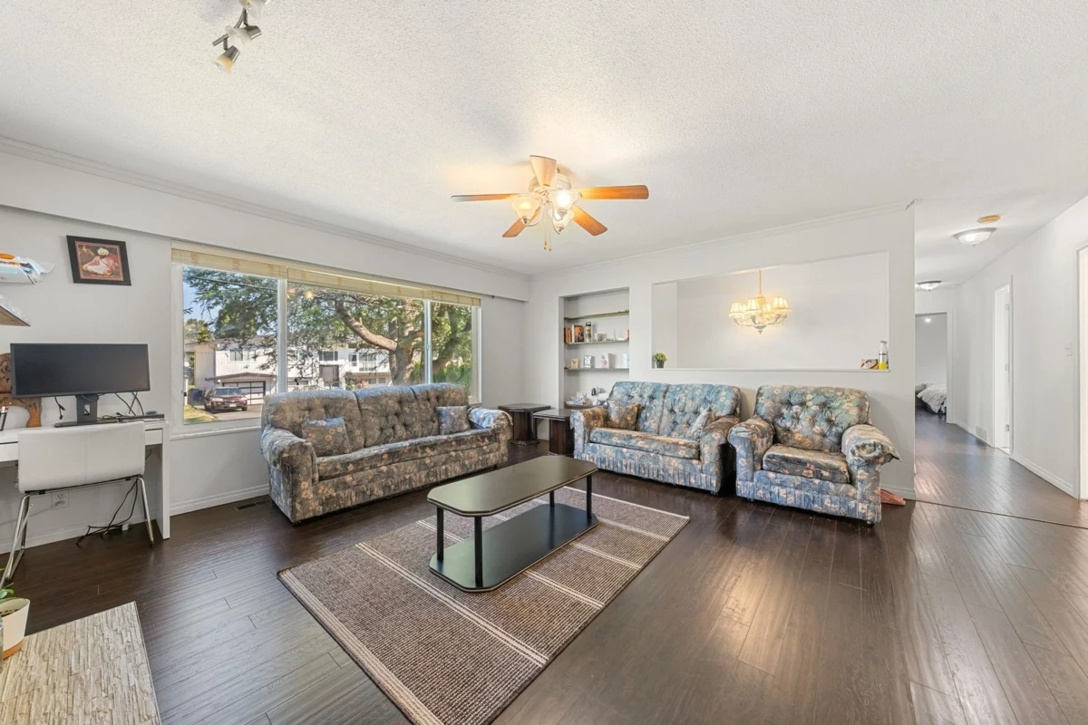 Family Room Photo of 11780 85a Avenue, Delta, BC