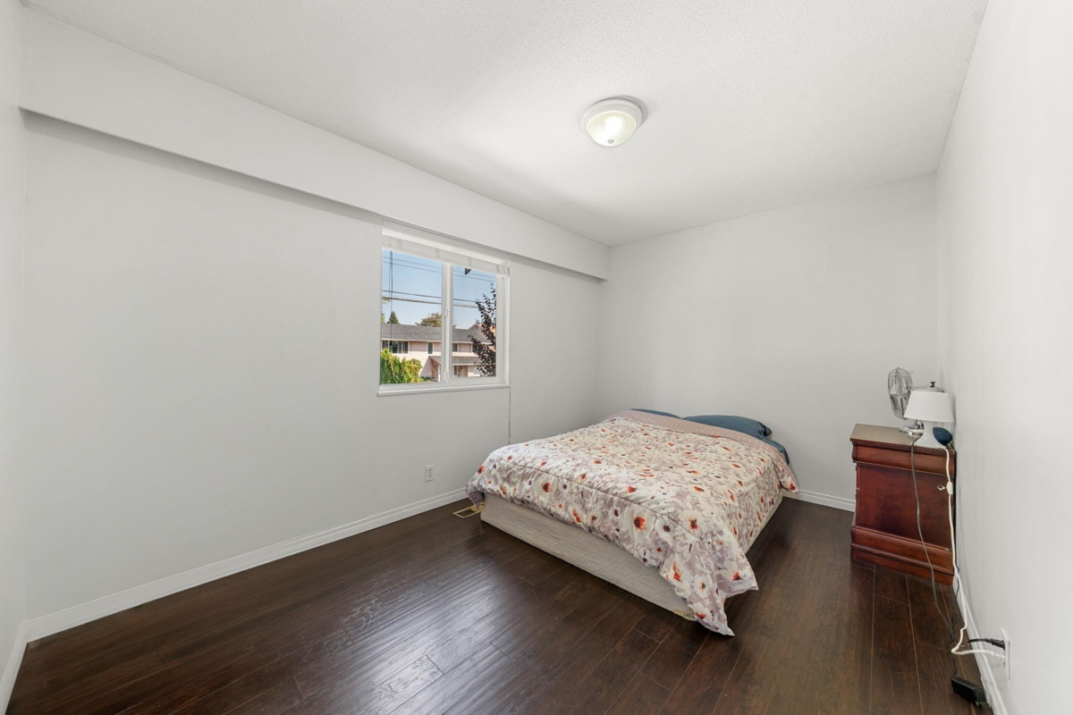 Hallway Photo of 11780 85a Avenue, Delta, BC