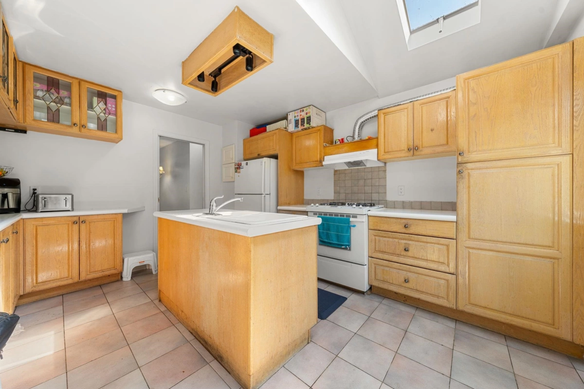 Primary Bathroom Photo of 11780 85a Avenue, Delta, BC