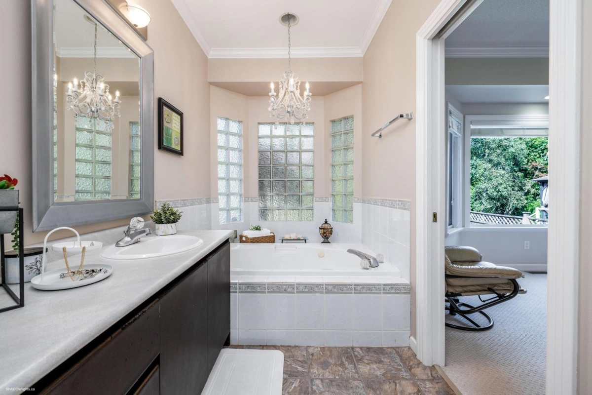 Guest Bathroom Photo of 5411 Mccoll Crescent, Richmond, BC