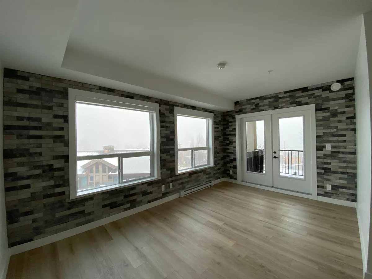 Kitchen Photo of 426 2493 Montrose Avenue, Abbotsford, BC