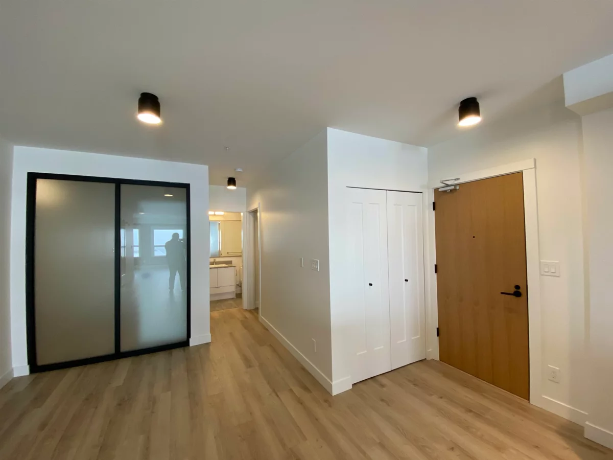 Walk-In Closet Photo of 426 2493 Montrose Avenue, Abbotsford, BC