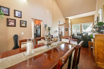 Breakfast Nook Photo of 14262 71 Avenue, Surrey, BC