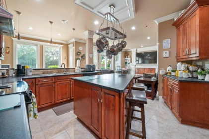 Powder Room Photo of 14262 71 Avenue, Surrey, BC