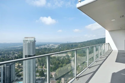 4201 567 Clarke Road, Coquitlam, BC, Coquitlam — Apartment/Condo for sale