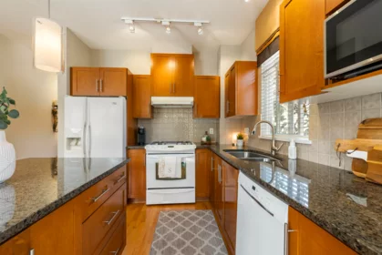 Primary Bathroom Photo of 25 15188 62a Avenue, Surrey, BC