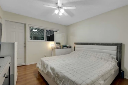 Basement Recreation Room Photo of 8063 138a Street, Surrey, BC