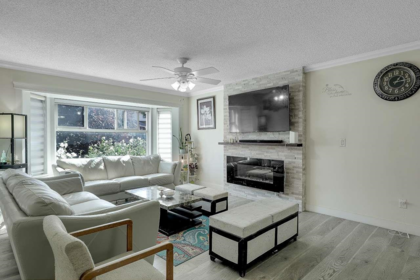 Kitchen Island Photo of 8063 138a Street, Surrey, BC
