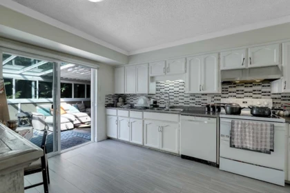 Walk-In Closet Photo of 8063 138a Street, Surrey, BC