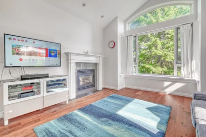 206 3280 Plateau Boulevard, Coquitlam, BC, Coquitlam — Apartment/Condo for sale