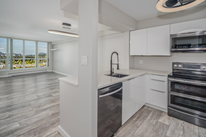 1607 1148 Heffley Crescent, Coquitlam, BC, Coquitlam — Apartment/Condo for sale