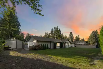 3809 207 Street, Langley, BC, Langley — Single Family Residence for sale
