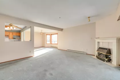 101 5377 201a Street, Langley, BC, Langley — Apartment/Condo for sale