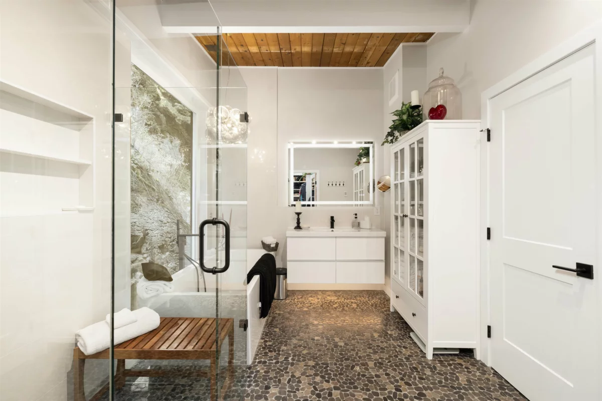 Bedroom 2 Photo of 195 Kelvin Grove Way, Lions Bay, BC