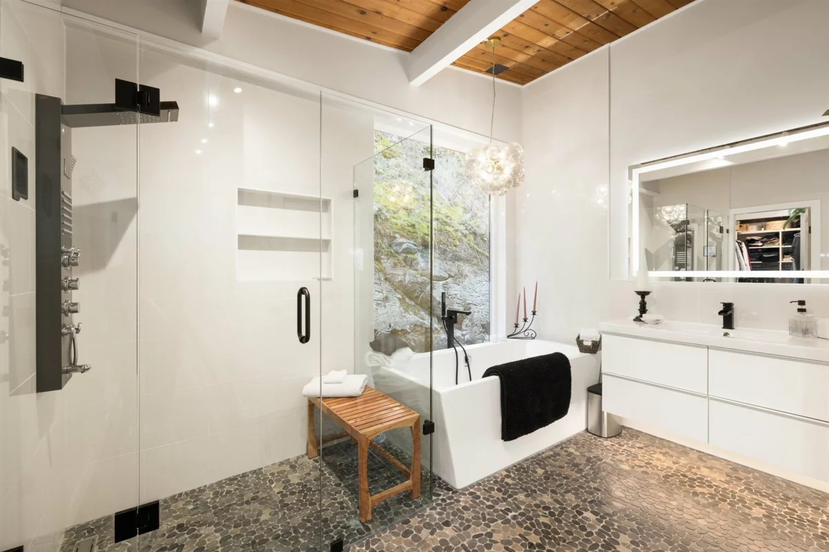 Bedroom 3 Photo of 195 Kelvin Grove Way, Lions Bay, BC