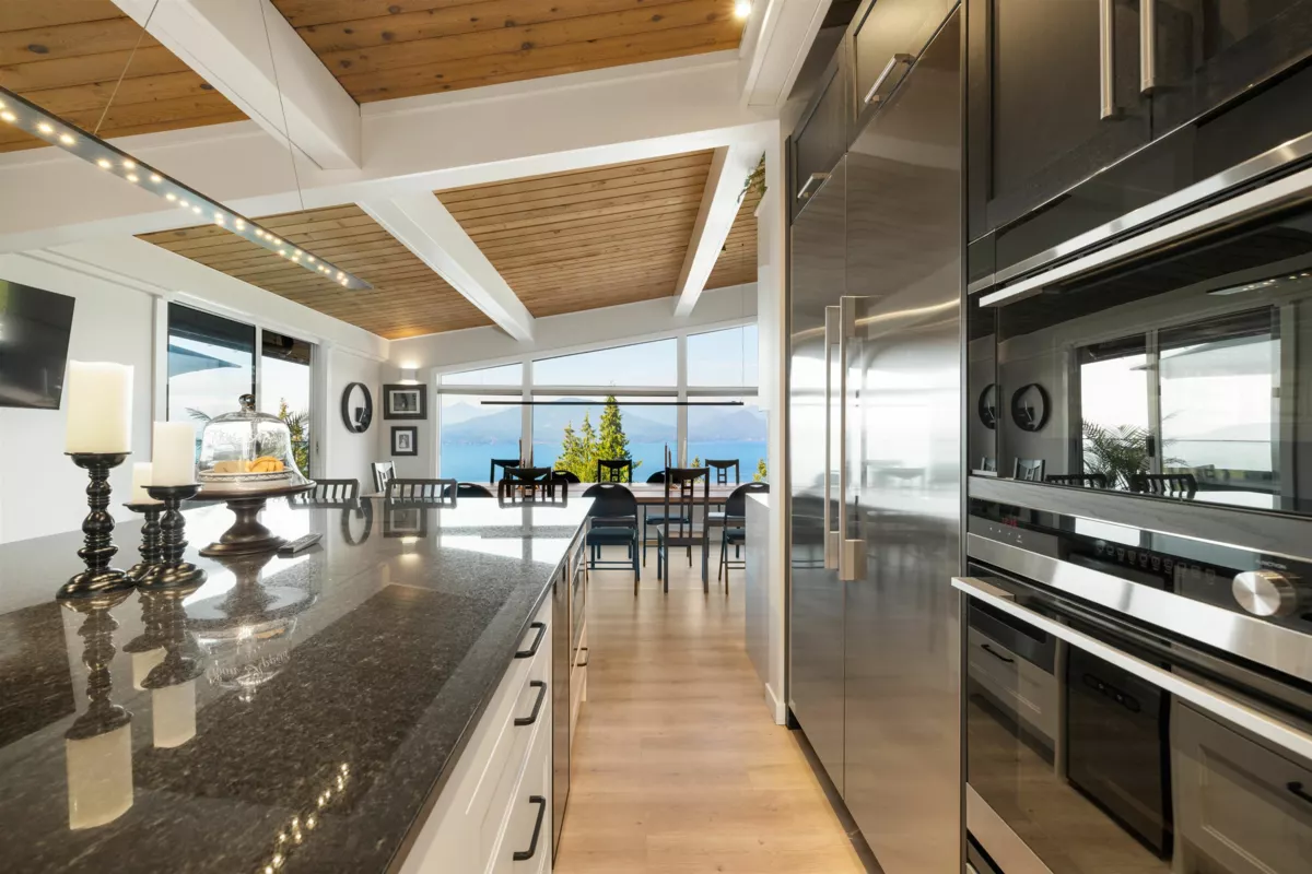 Dining Area Photo of 195 Kelvin Grove Way, Lions Bay, BC