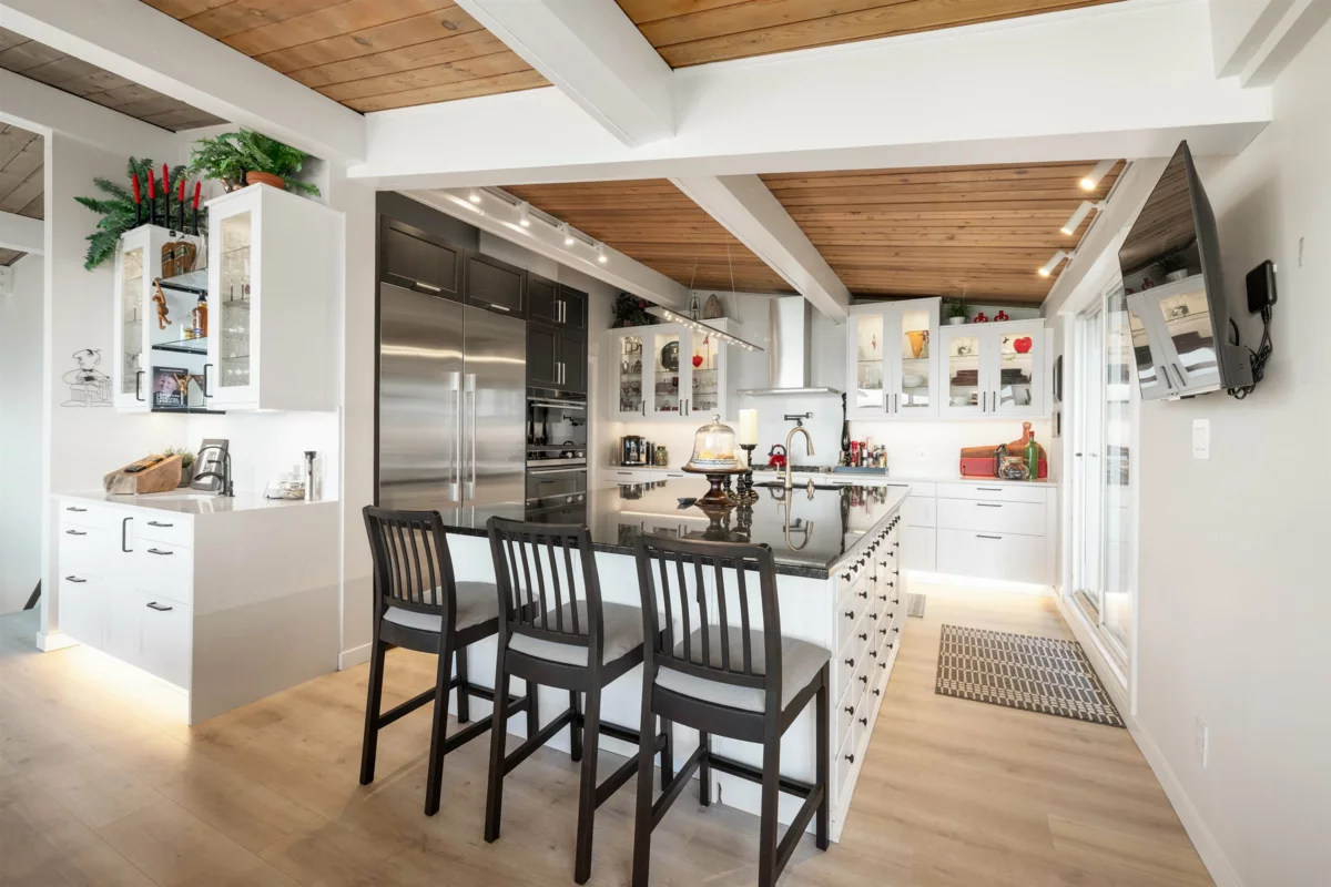 Family Room Photo of 195 Kelvin Grove Way, Lions Bay, BC