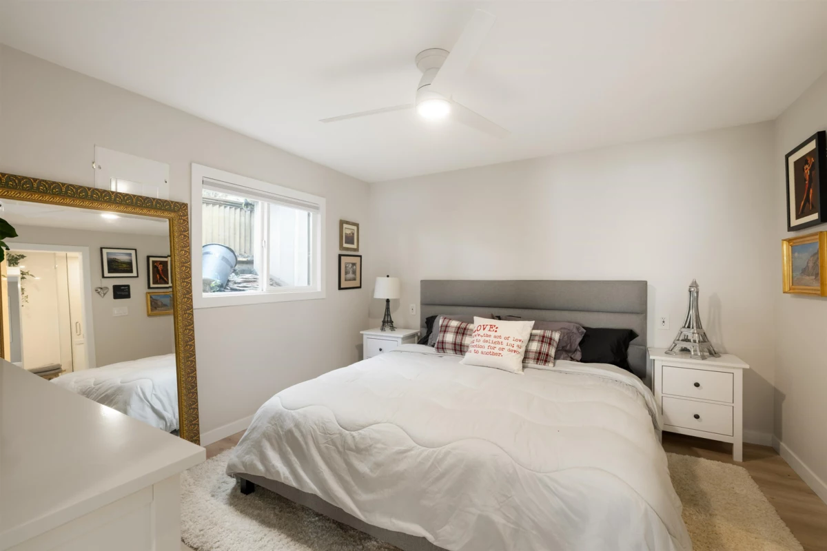 Garage Interior Photo of 195 Kelvin Grove Way, Lions Bay, BC