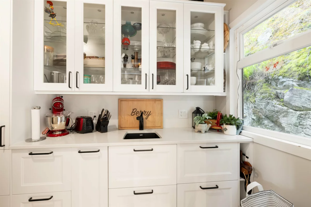 Kitchen Island Photo of 195 Kelvin Grove Way, Lions Bay, BC