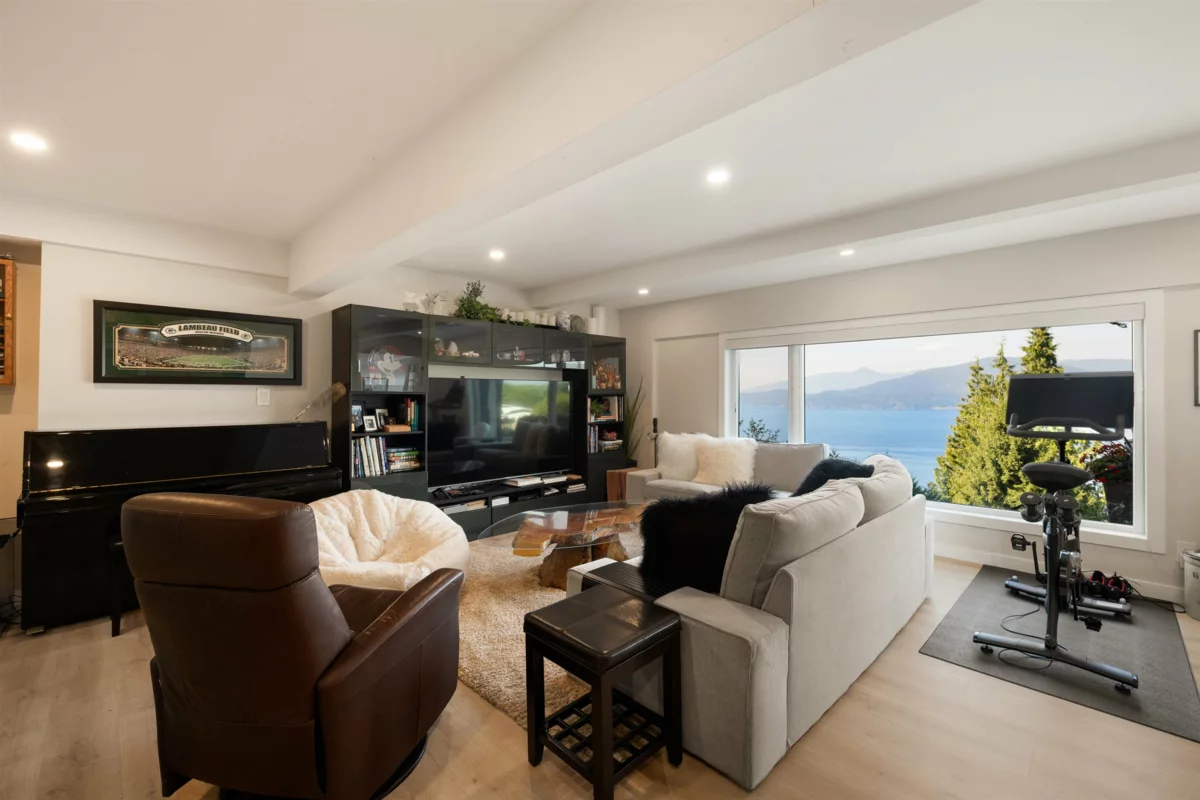 Laundry Room Photo of 195 Kelvin Grove Way, Lions Bay, BC