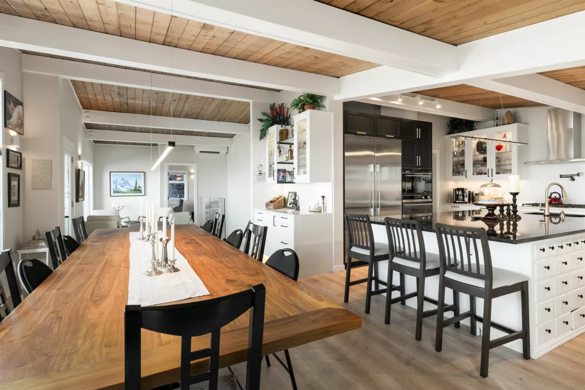 Living Room Photo of 195 Kelvin Grove Way, Lions Bay, BC